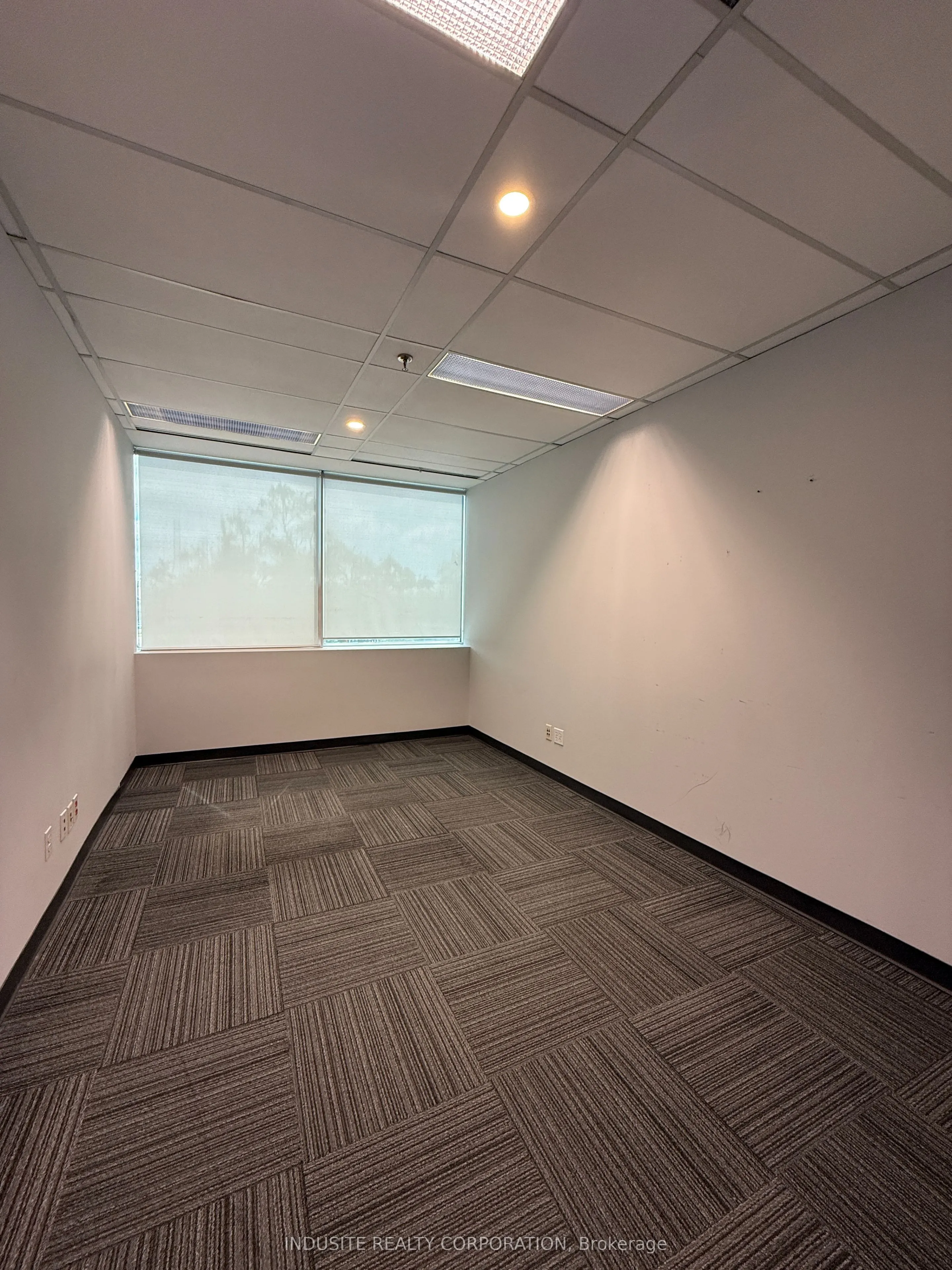 2800 Skymark Avenue, #205B