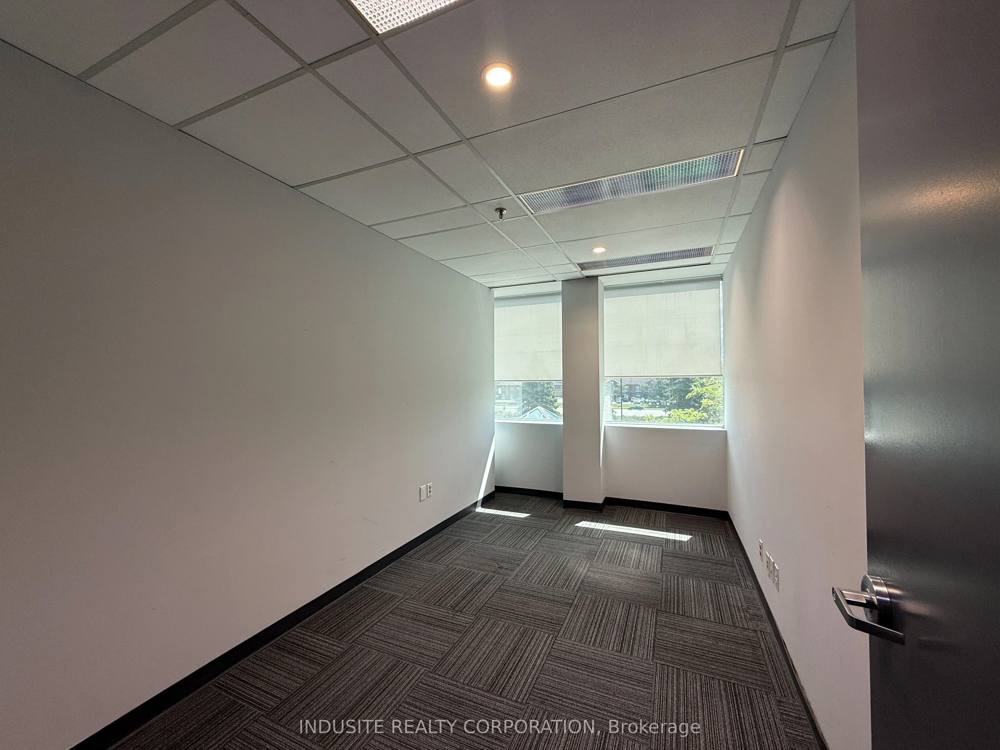 2800 Skymark Avenue, #205B