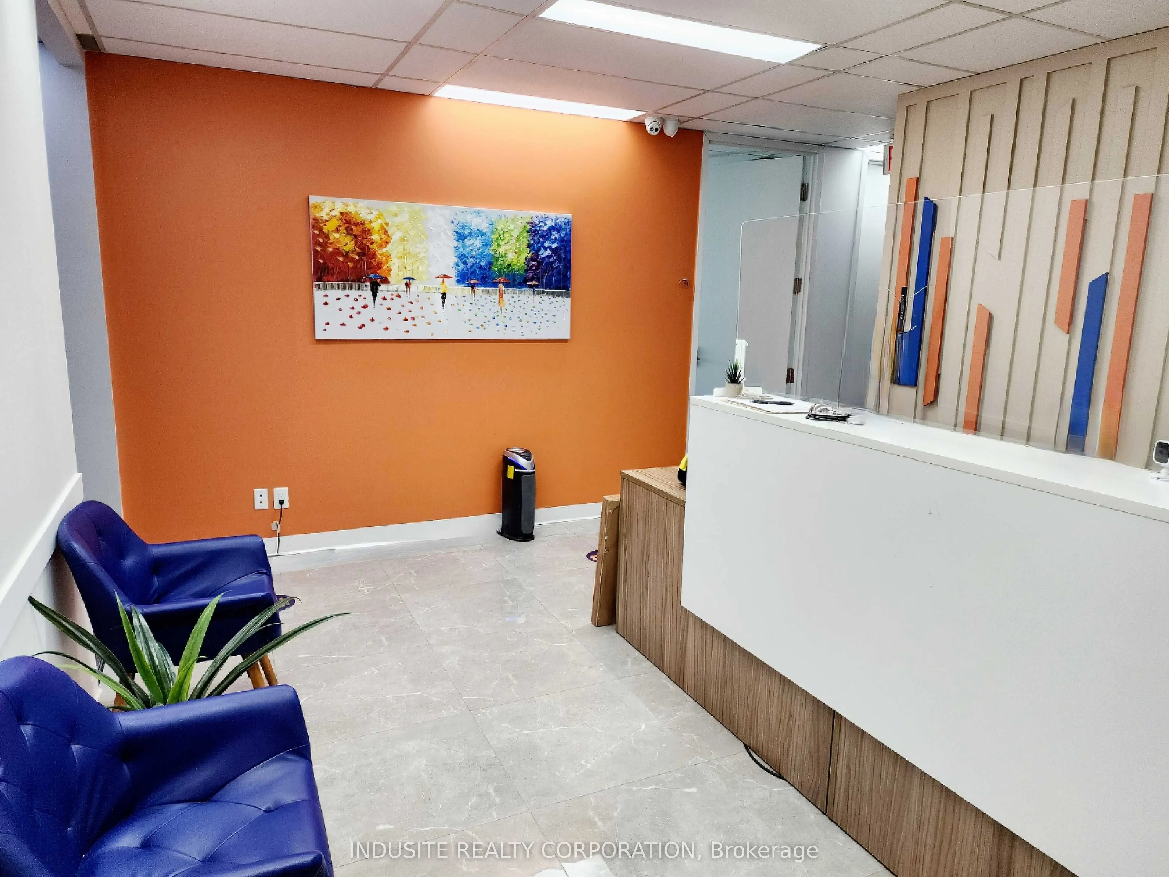 2800 Skymark Avenue, #205B