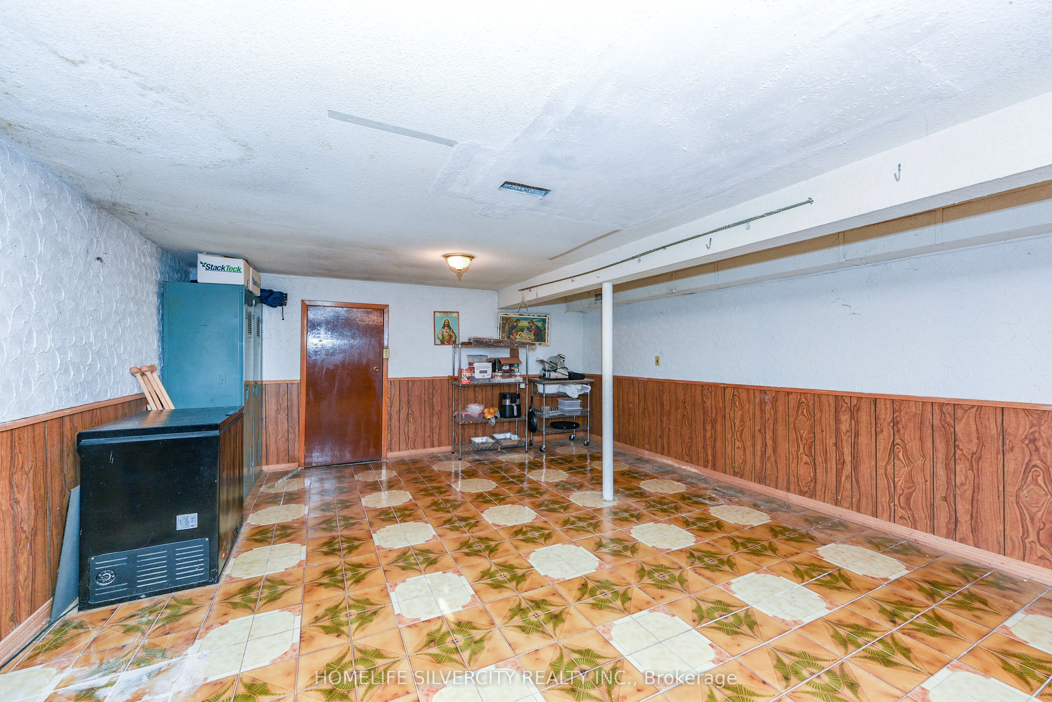 3350 Lehigh Crescent