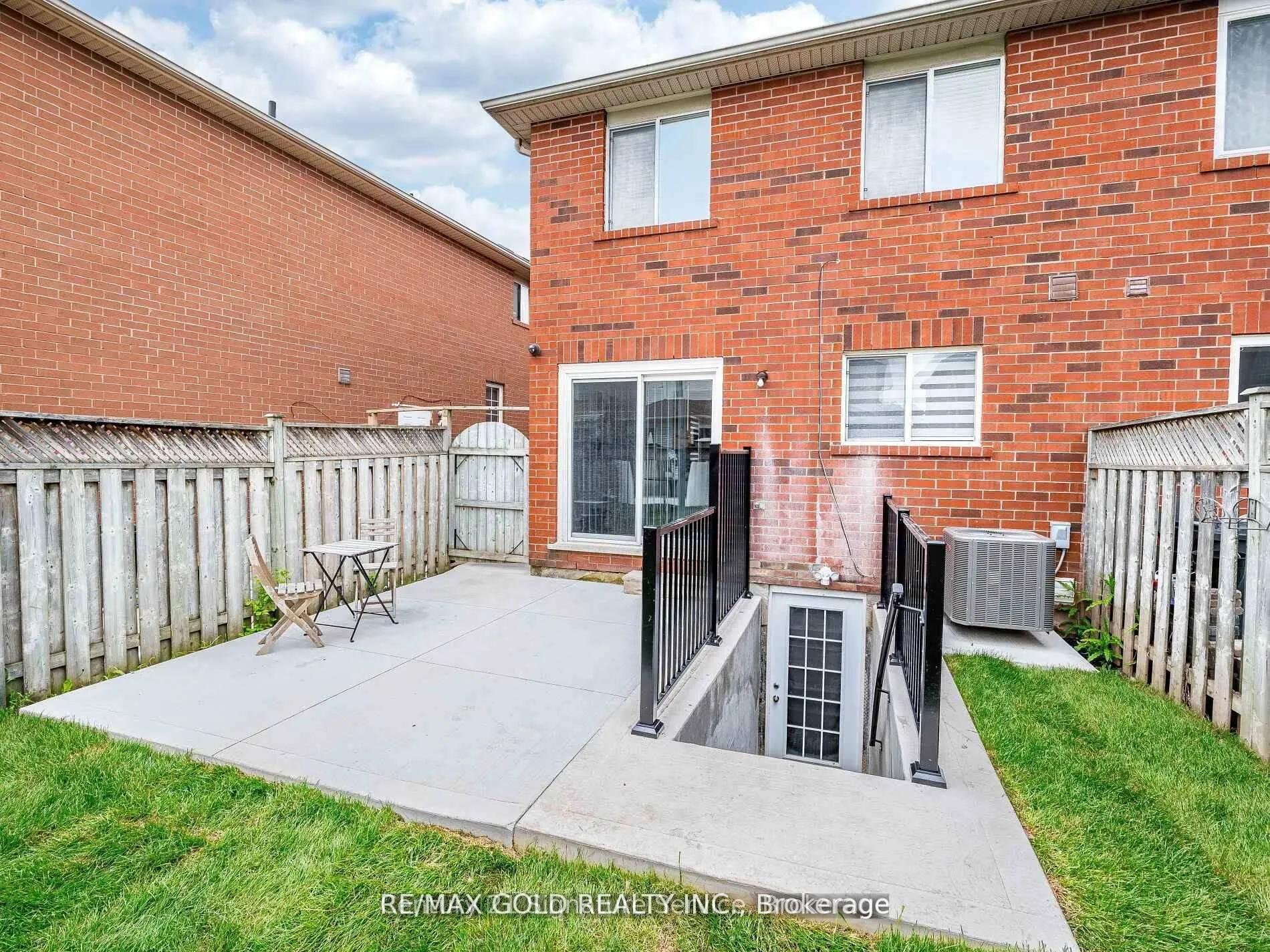 7 Dunlop Court, #Basement