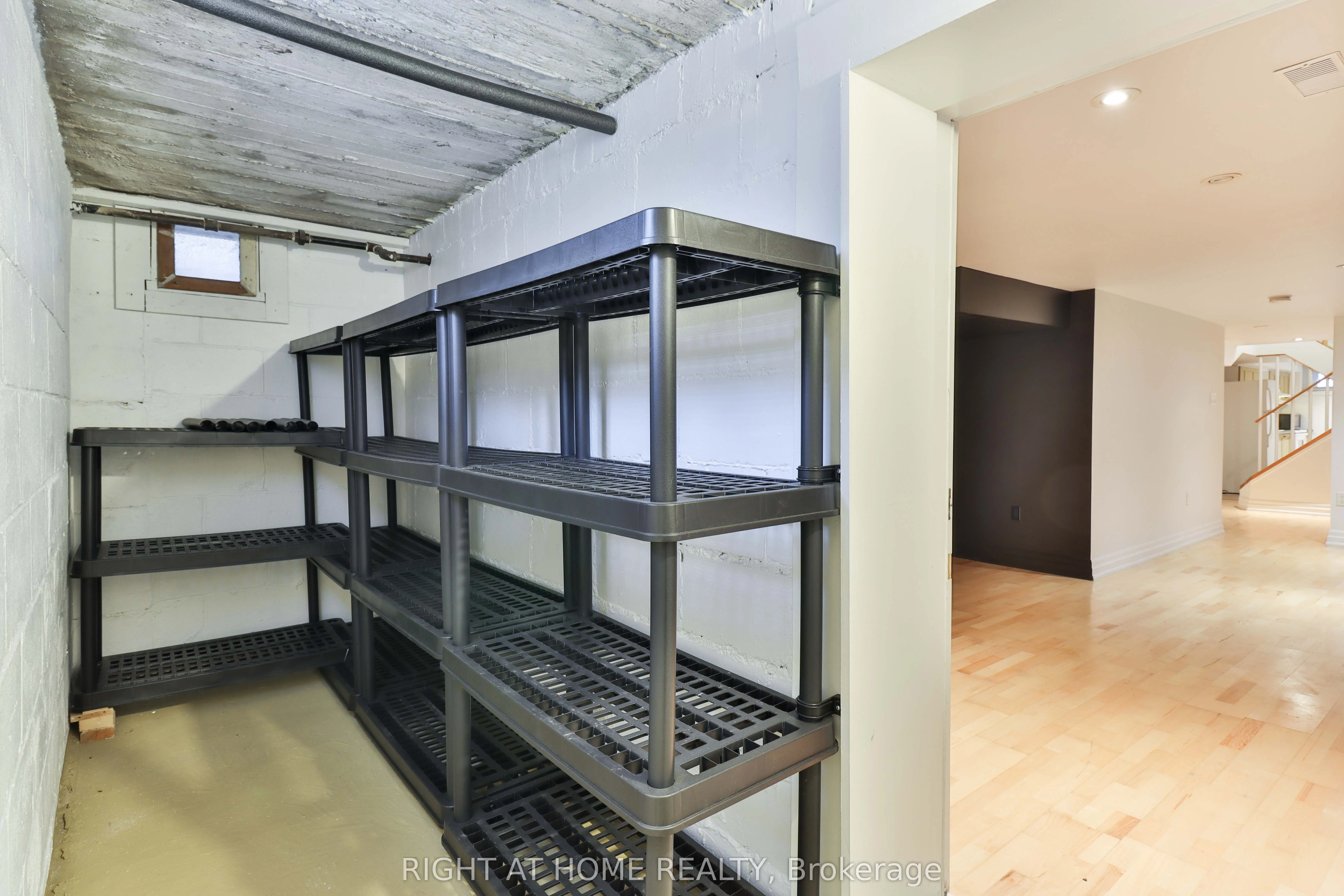 215A Chambers Avenue