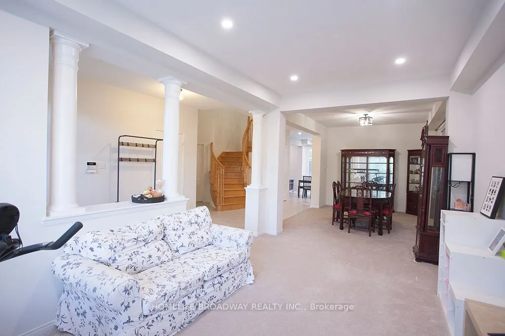 3604 Steeple Chase Crescent