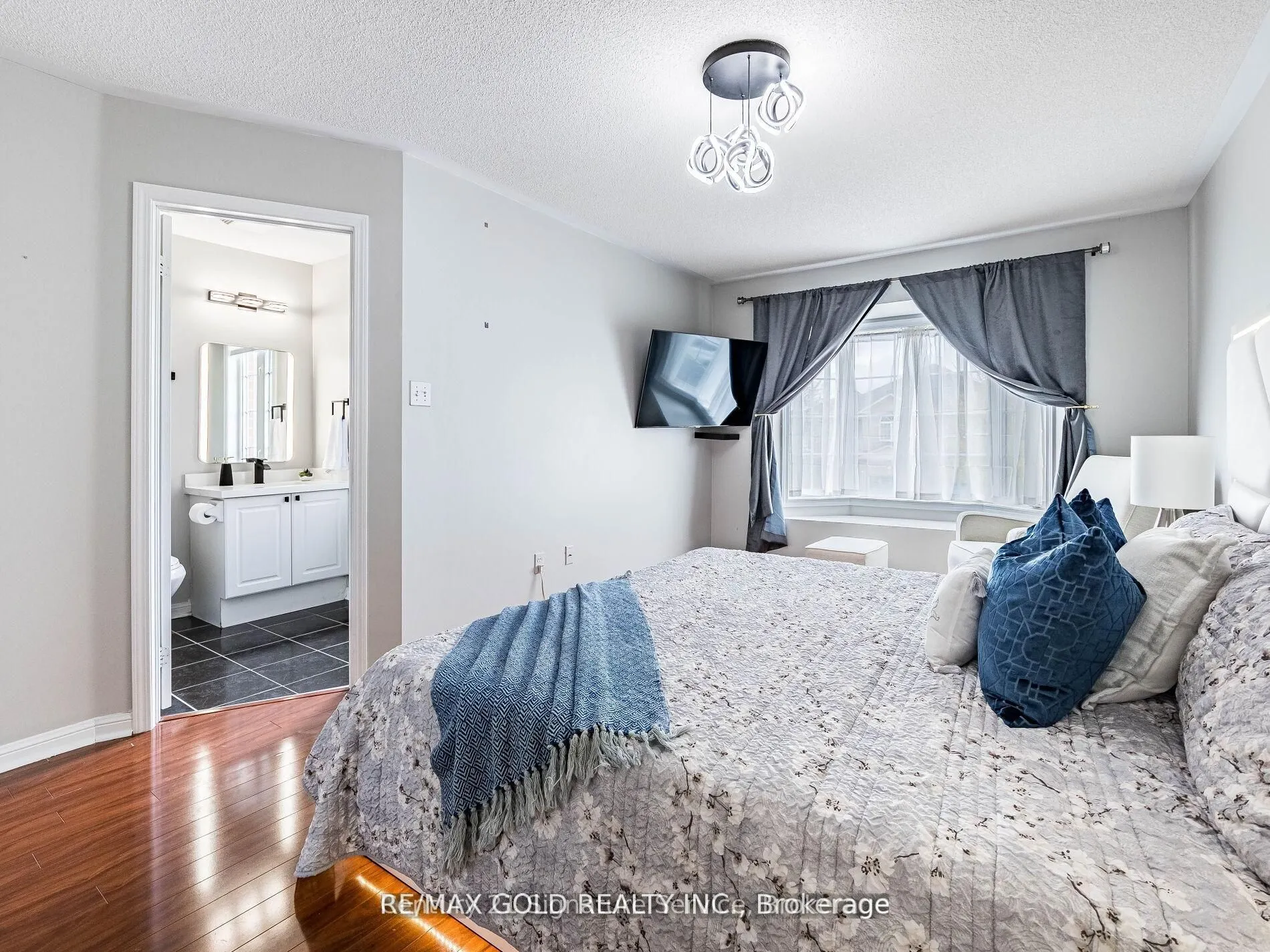 7 Dunlop Court, #Upper