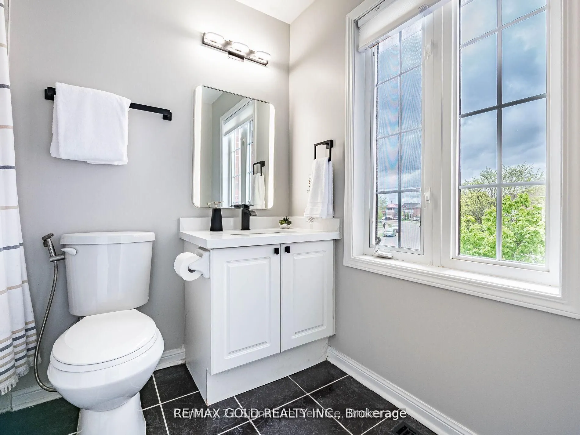 7 Dunlop Court, #Upper