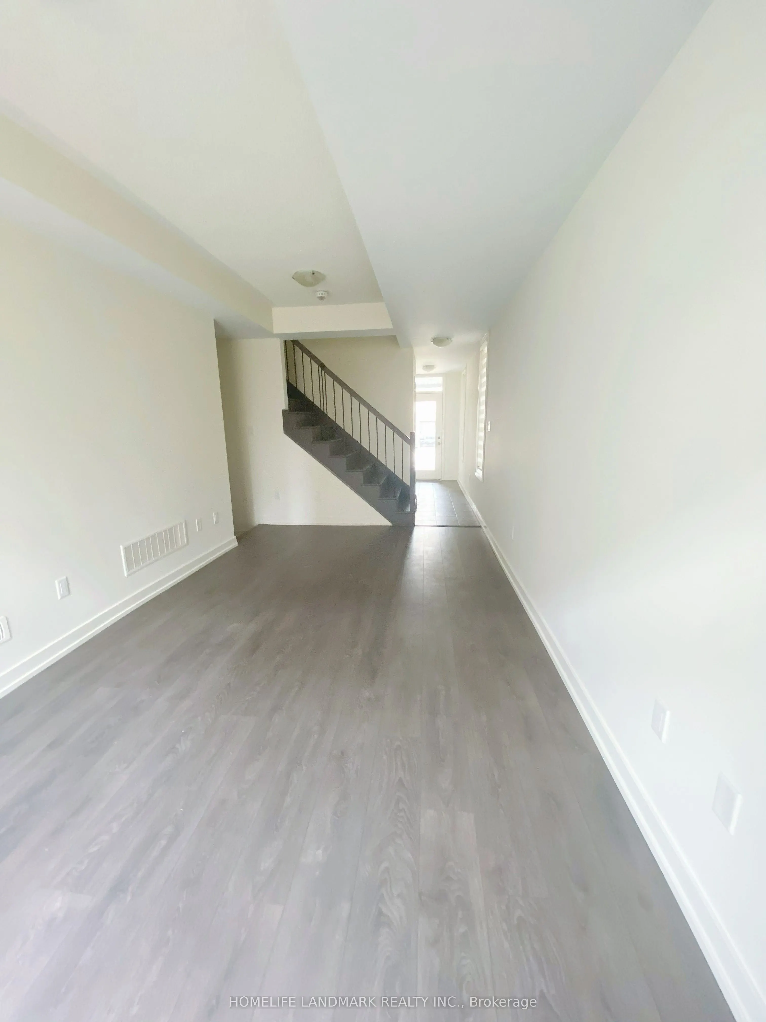 172 Squire Crescent