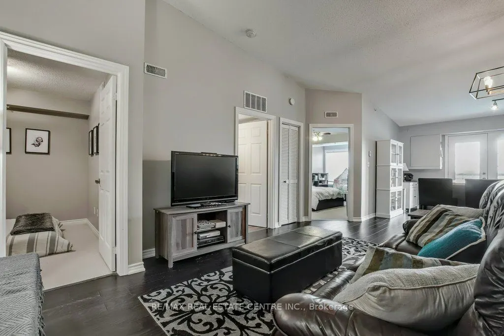 1479 Maple Avenue, #407