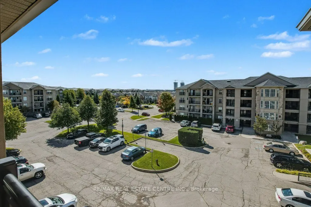 1479 Maple Avenue, #407