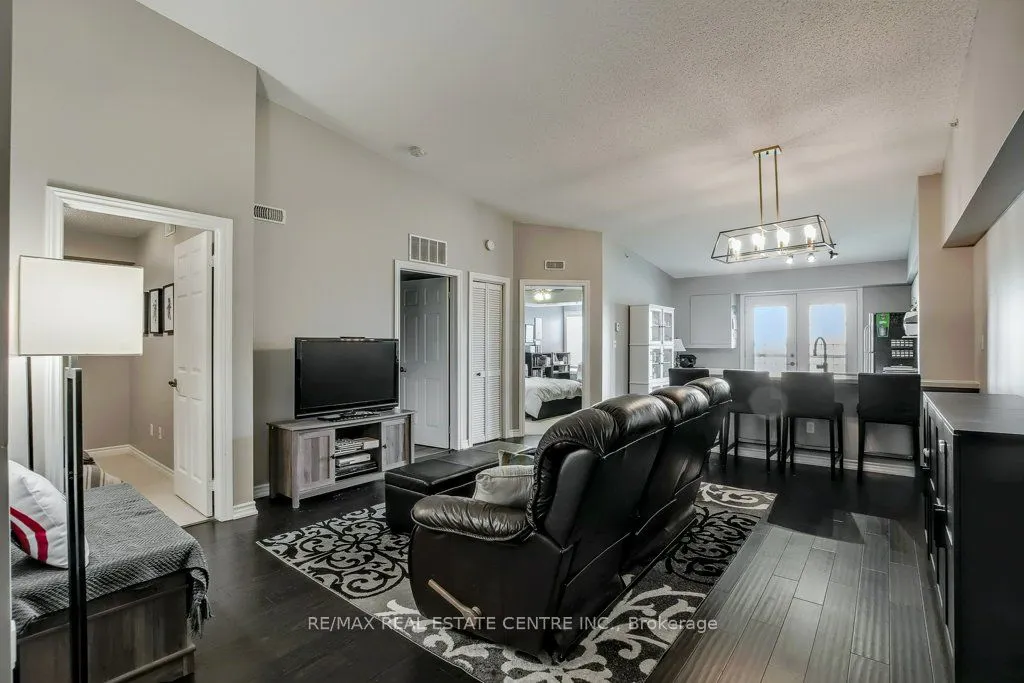 1479 Maple Avenue, #407