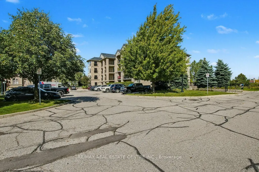 1479 Maple Avenue, #407