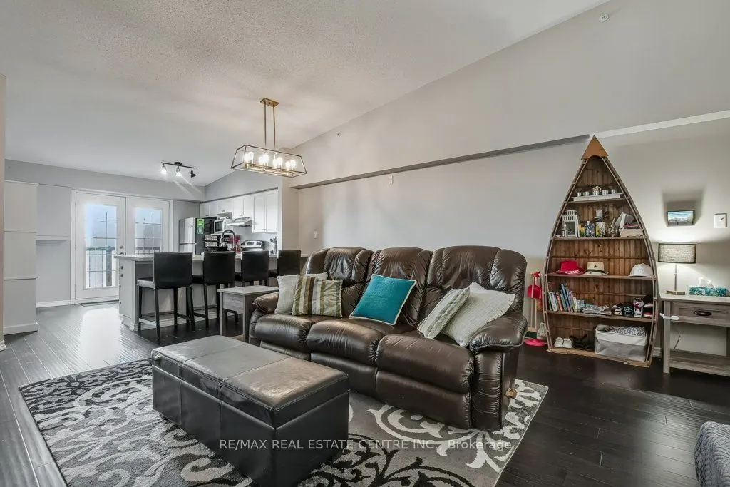 1479 Maple Avenue, #407