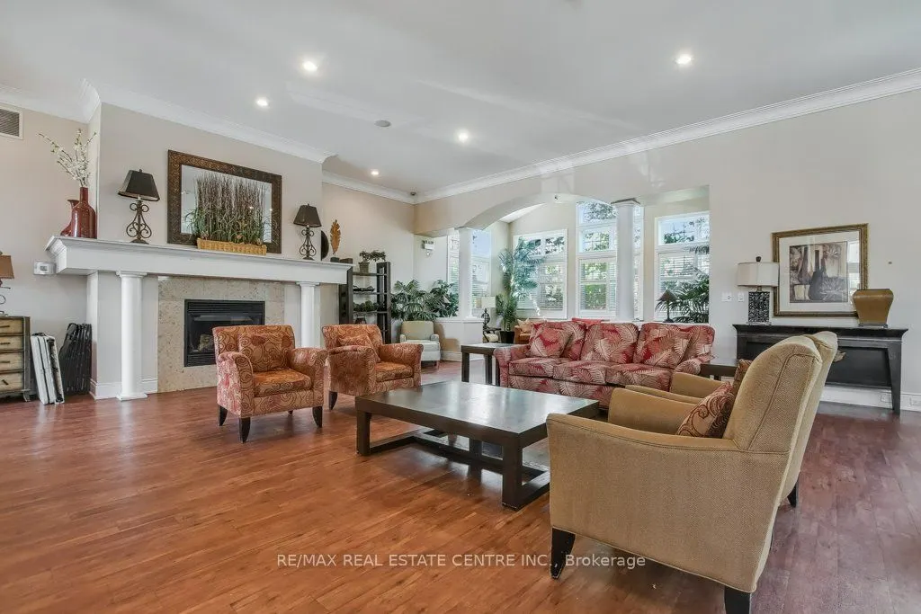 1479 Maple Avenue, #407