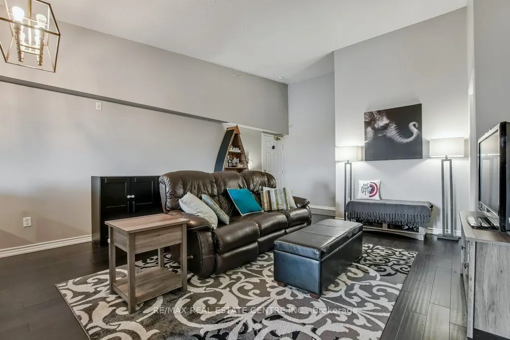 1479 Maple Avenue, #407