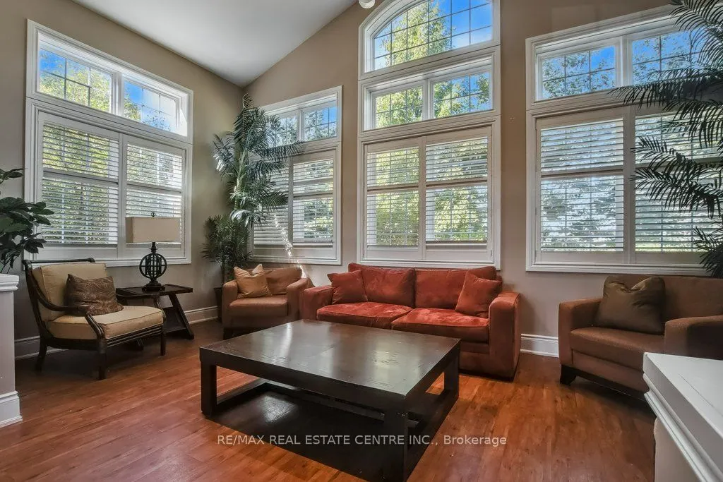1479 Maple Avenue, #407