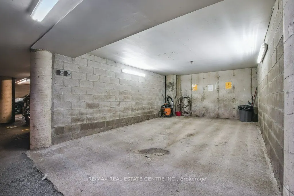 1479 Maple Avenue, #407