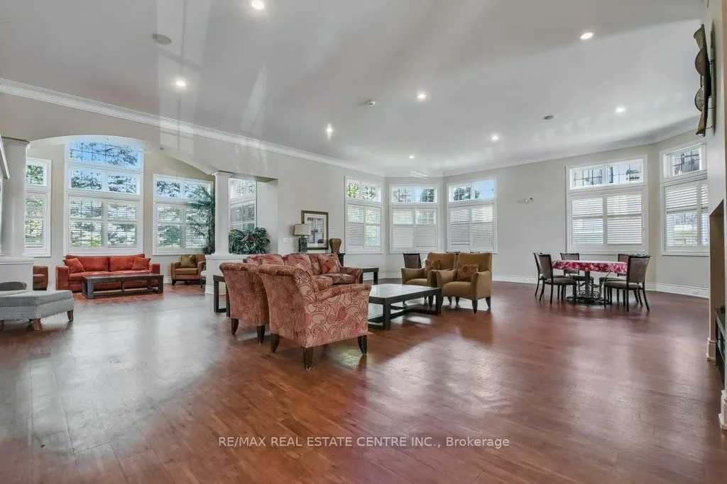 1479 Maple Avenue, #407