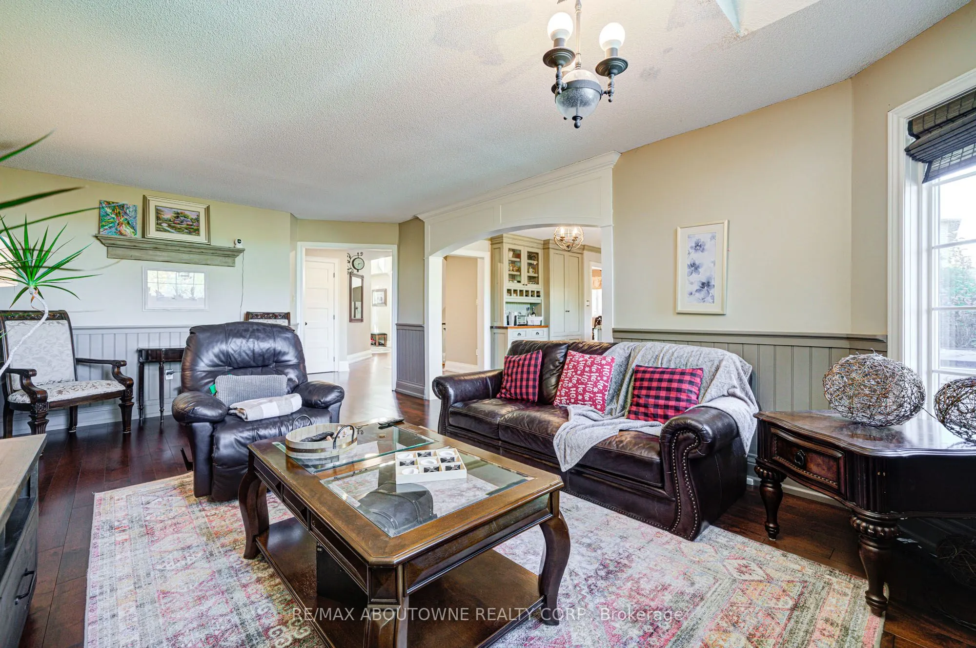 2193 Meadowland Drive