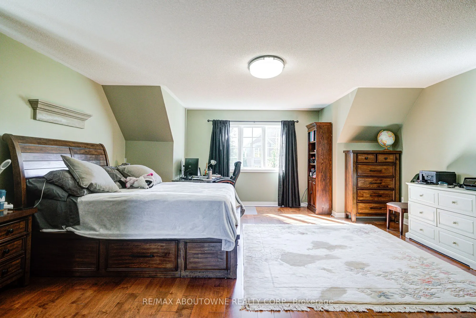 2193 Meadowland Drive