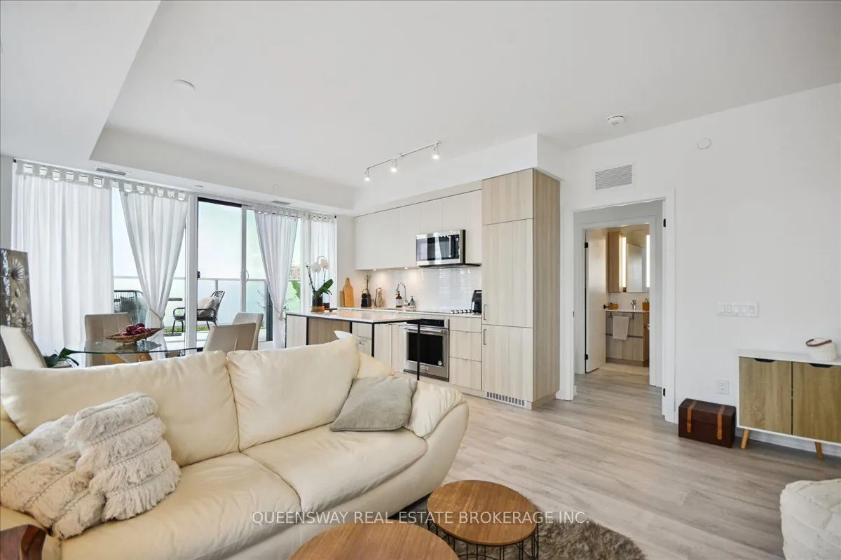 215 Lakeshore Road W, #443