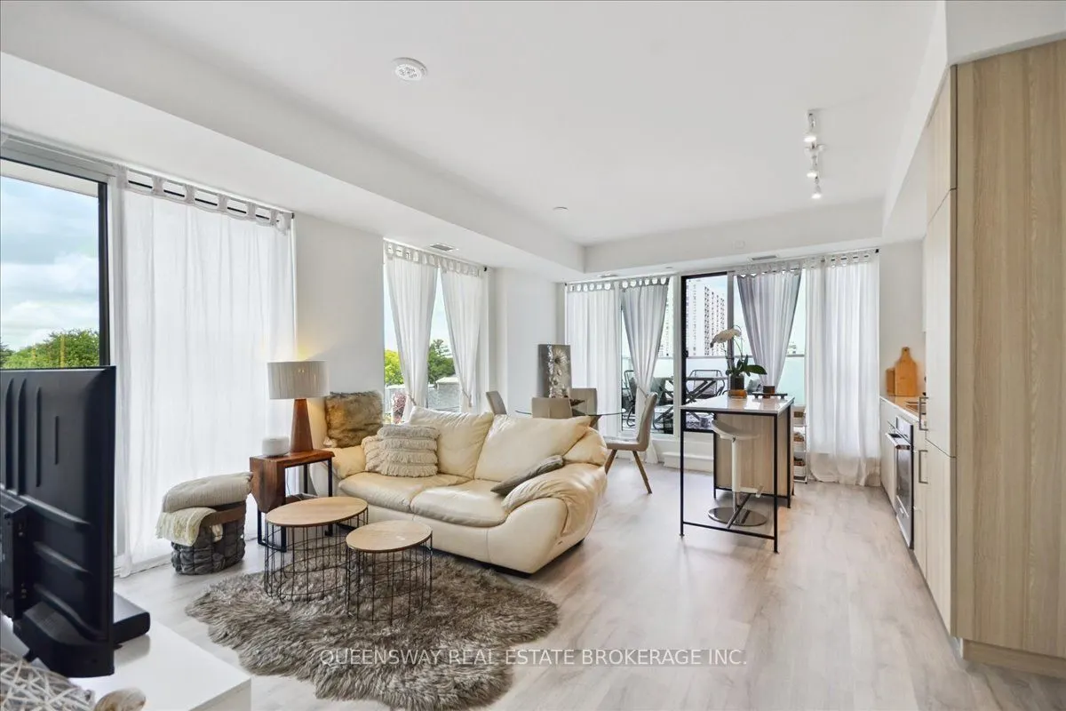 215 Lakeshore Road W, #443