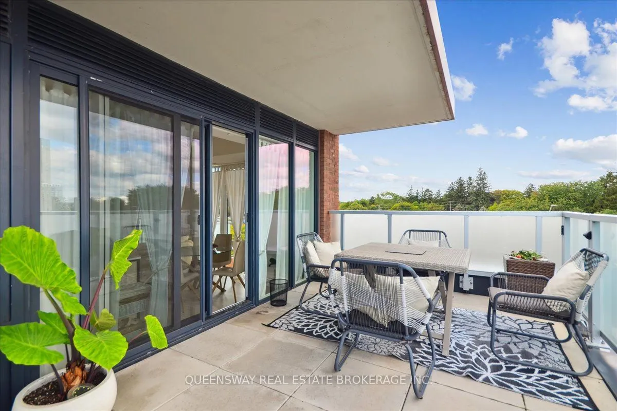 215 Lakeshore Road W, #443