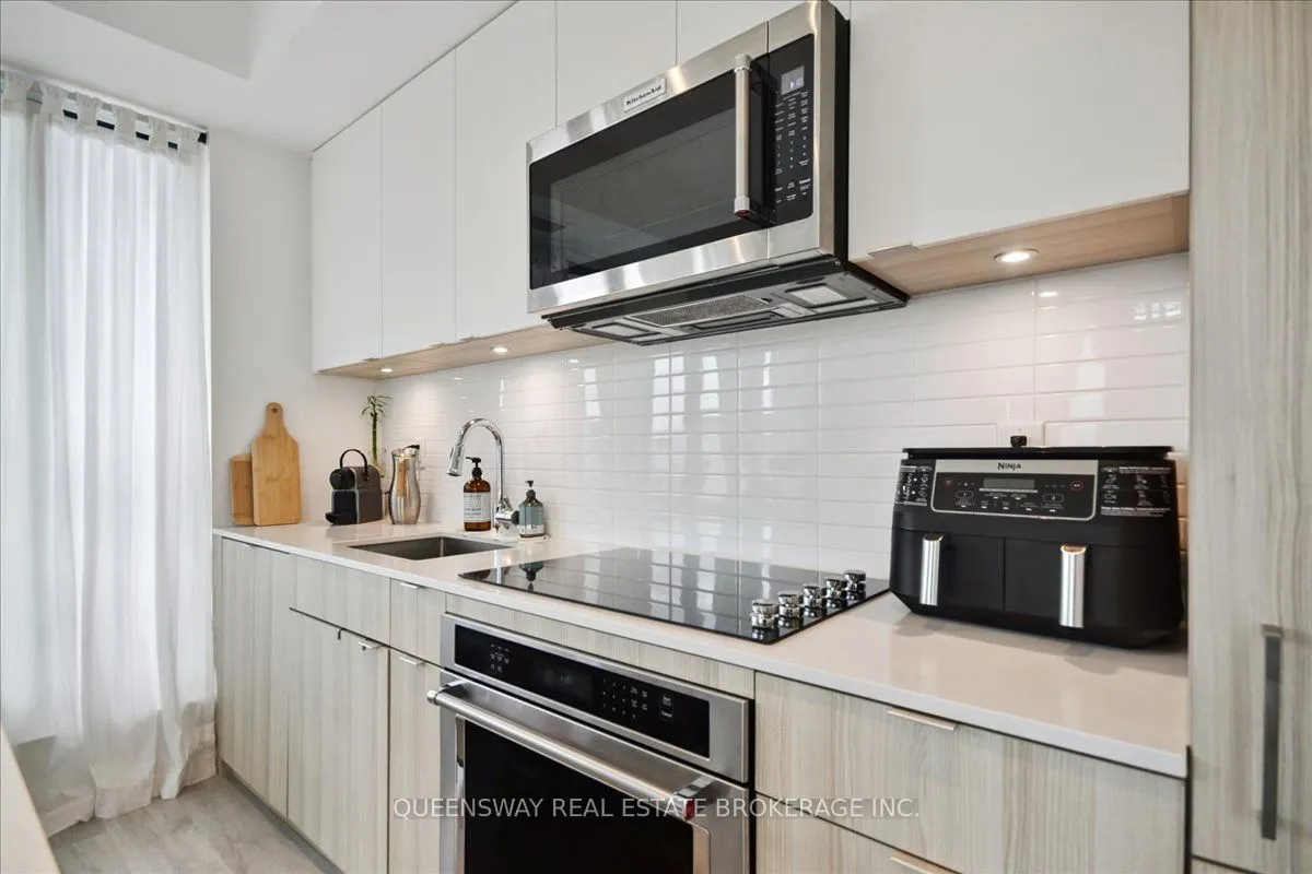 215 Lakeshore Road W, #443