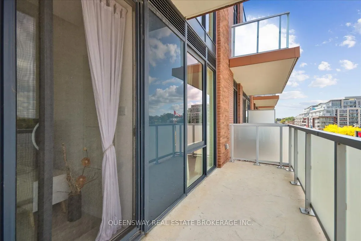 215 Lakeshore Road W, #443