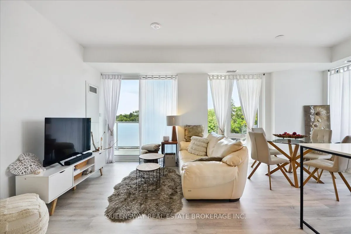 215 Lakeshore Road W, #443