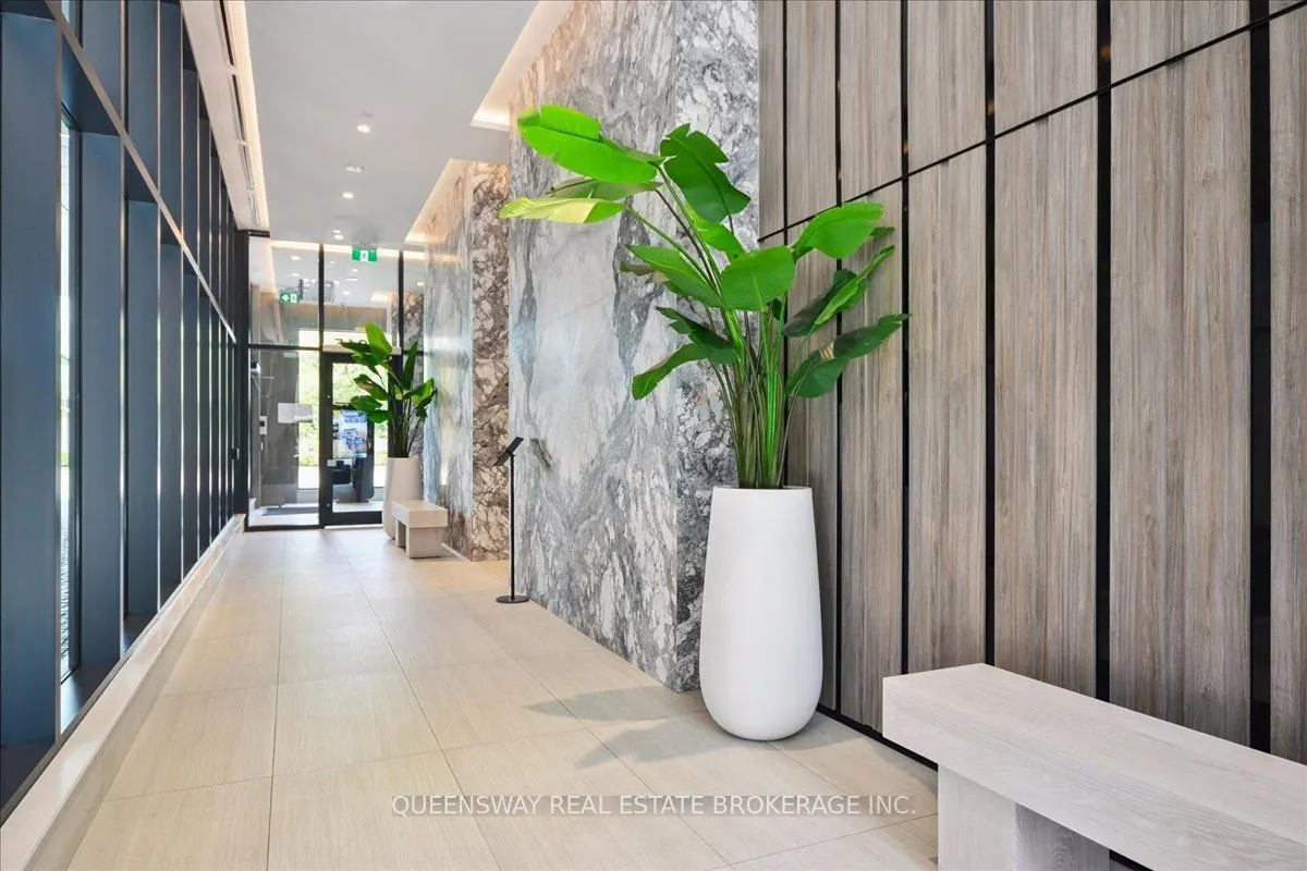 215 Lakeshore Road W, #443