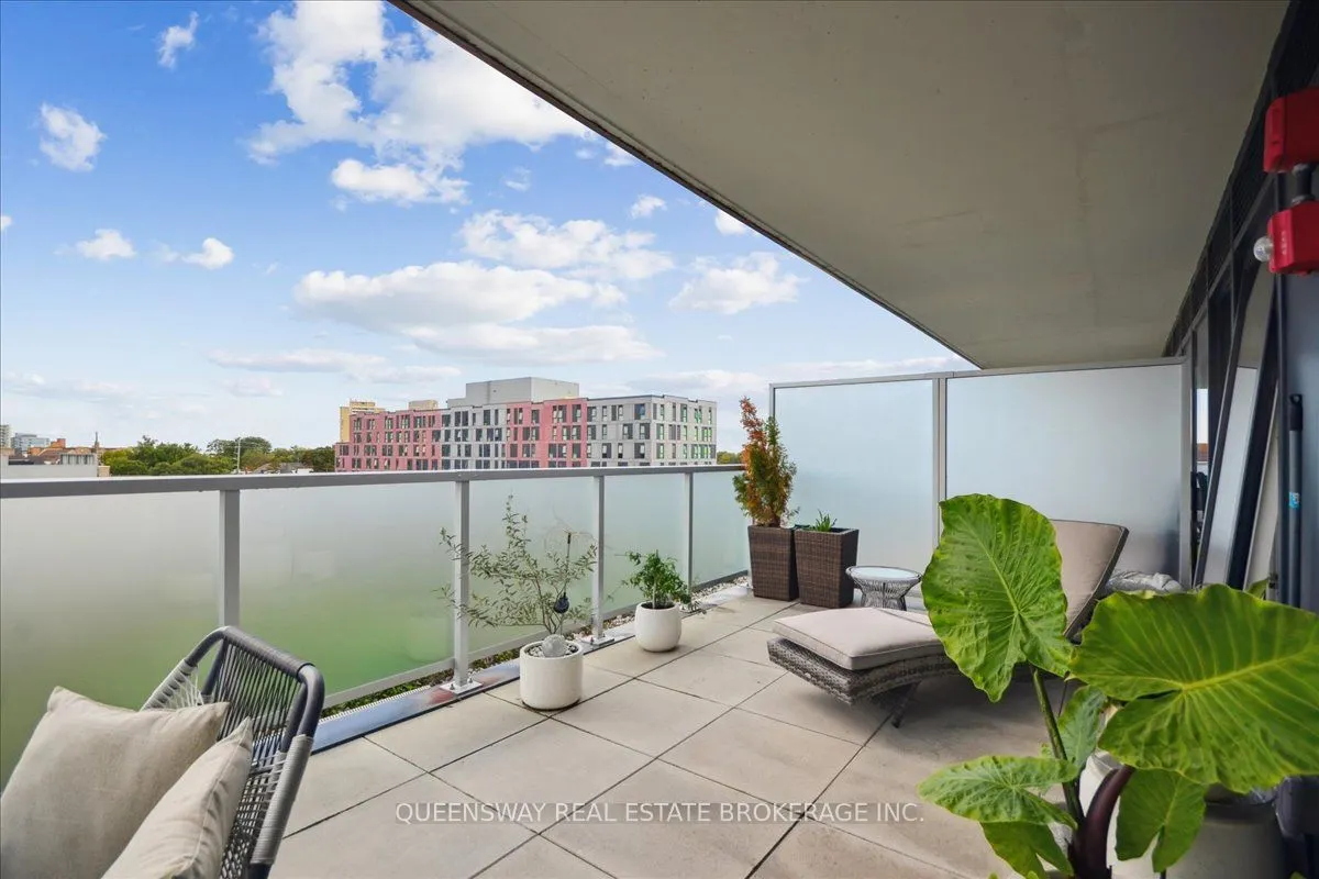 215 Lakeshore Road W, #443