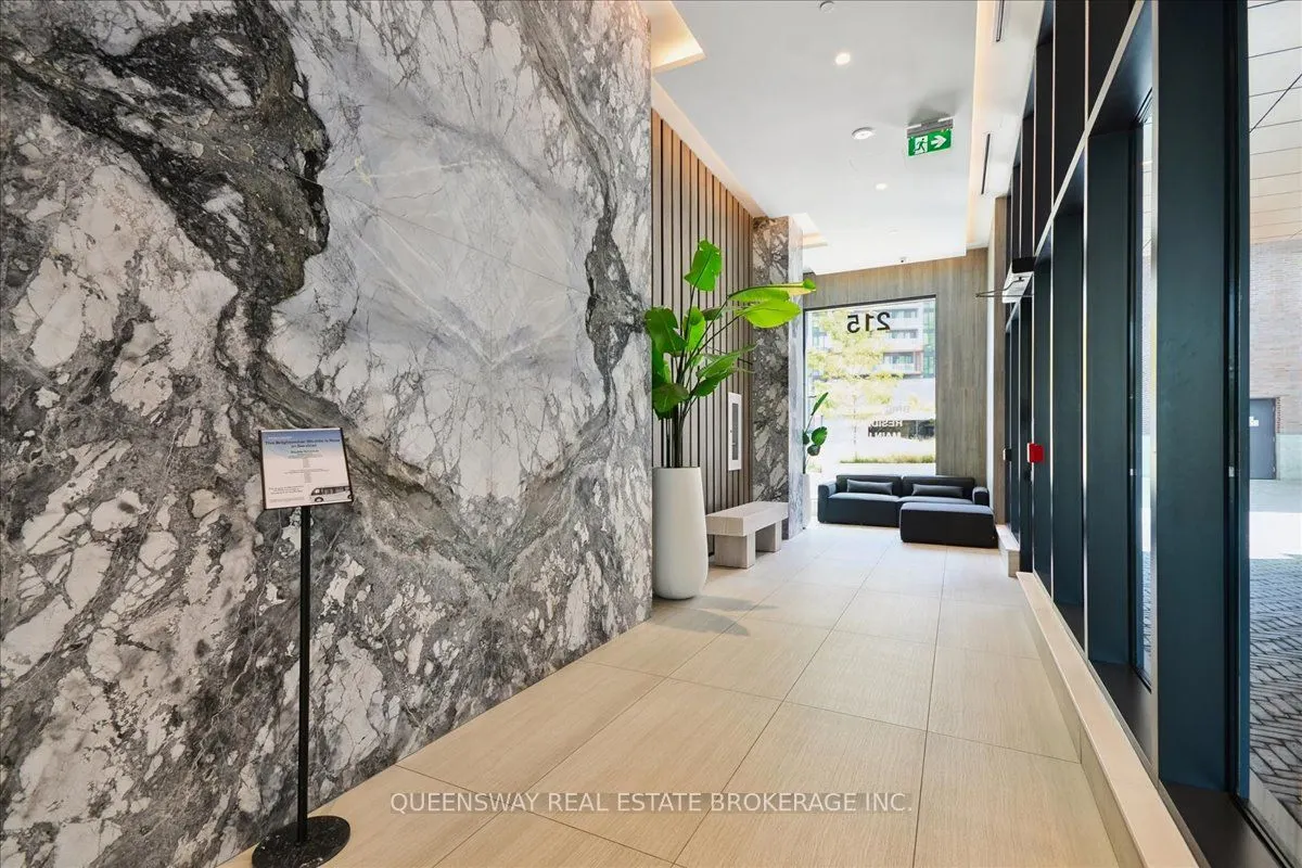 215 Lakeshore Road W, #443