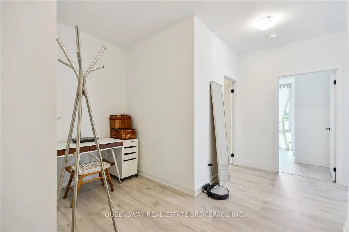 215 Lakeshore Road W, #443