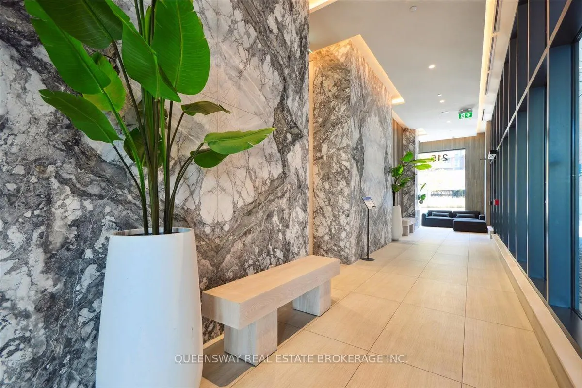 215 Lakeshore Road W, #443