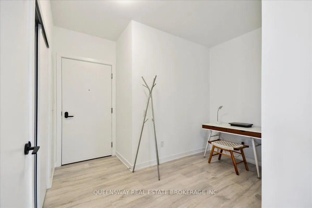 215 Lakeshore Road W, #443