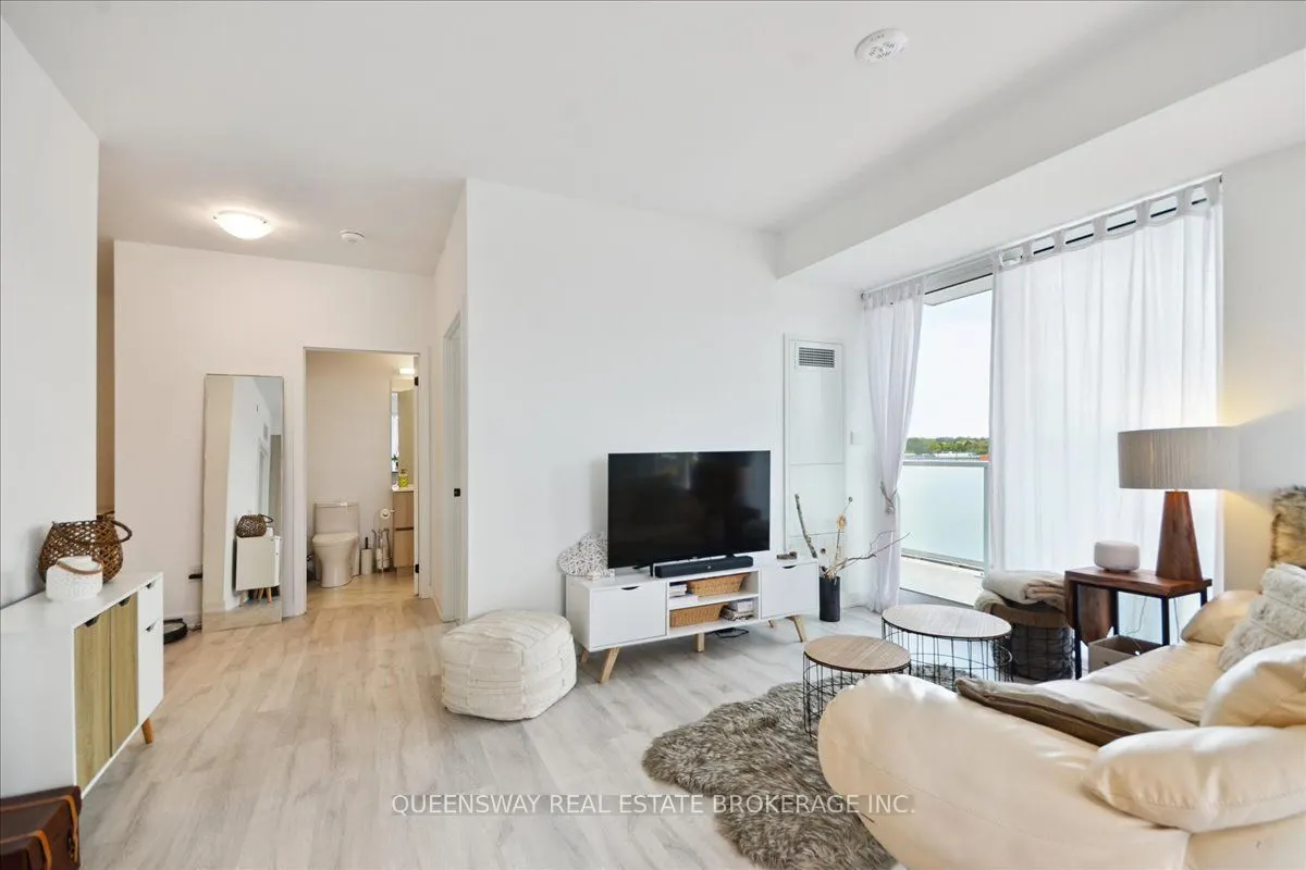 215 Lakeshore Road W, #443