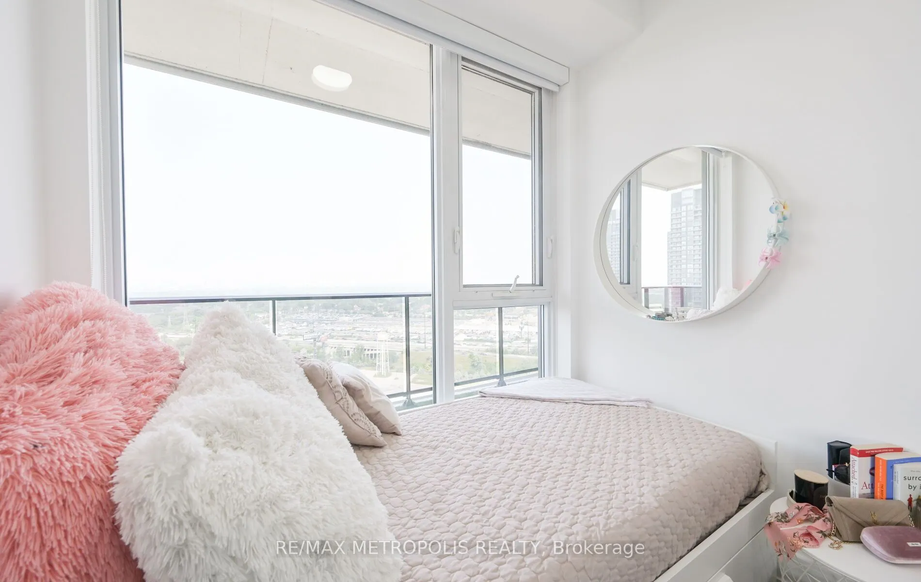 70 ANNIE CRAIG Drive, #2808