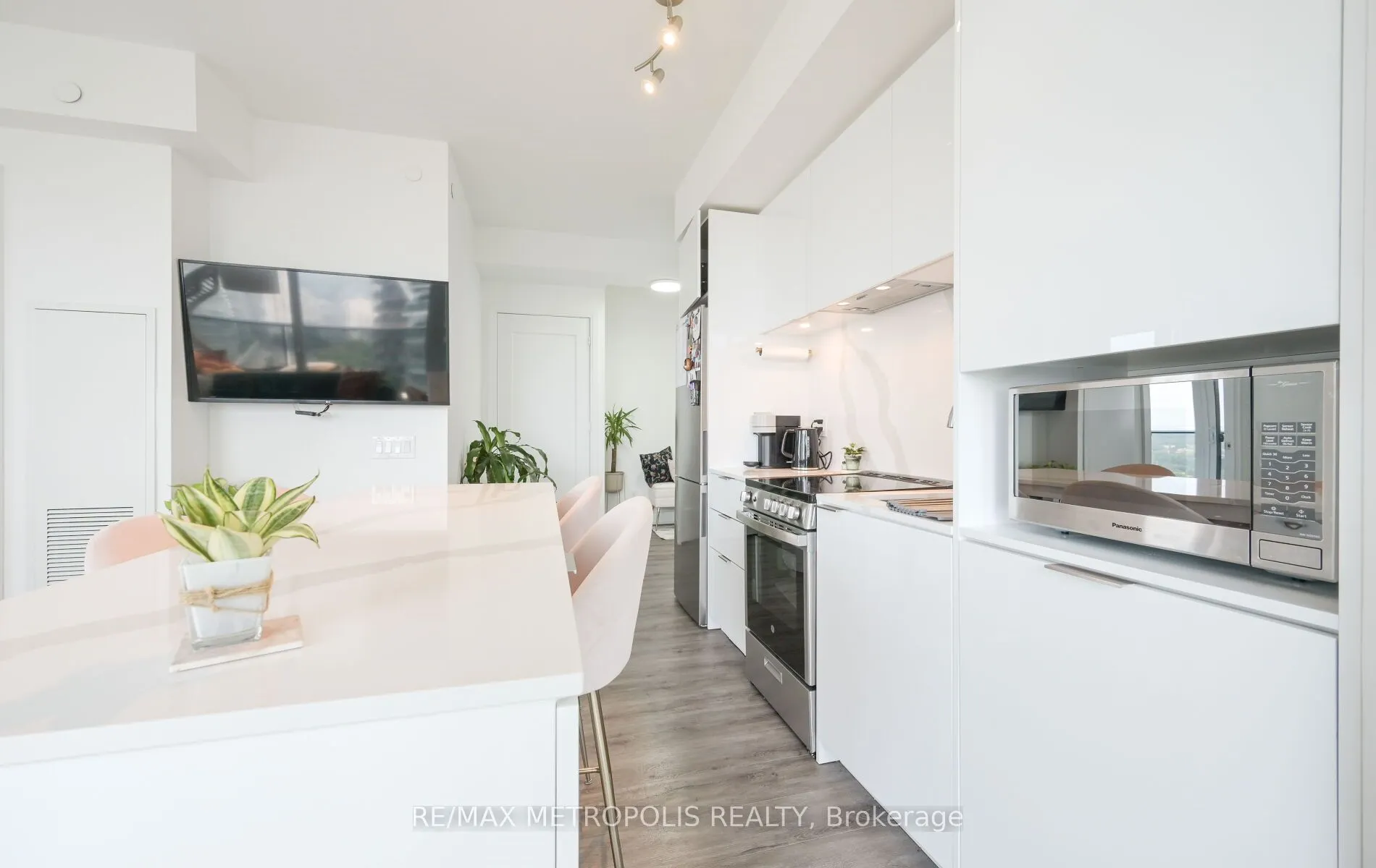 70 ANNIE CRAIG Drive, #2808
