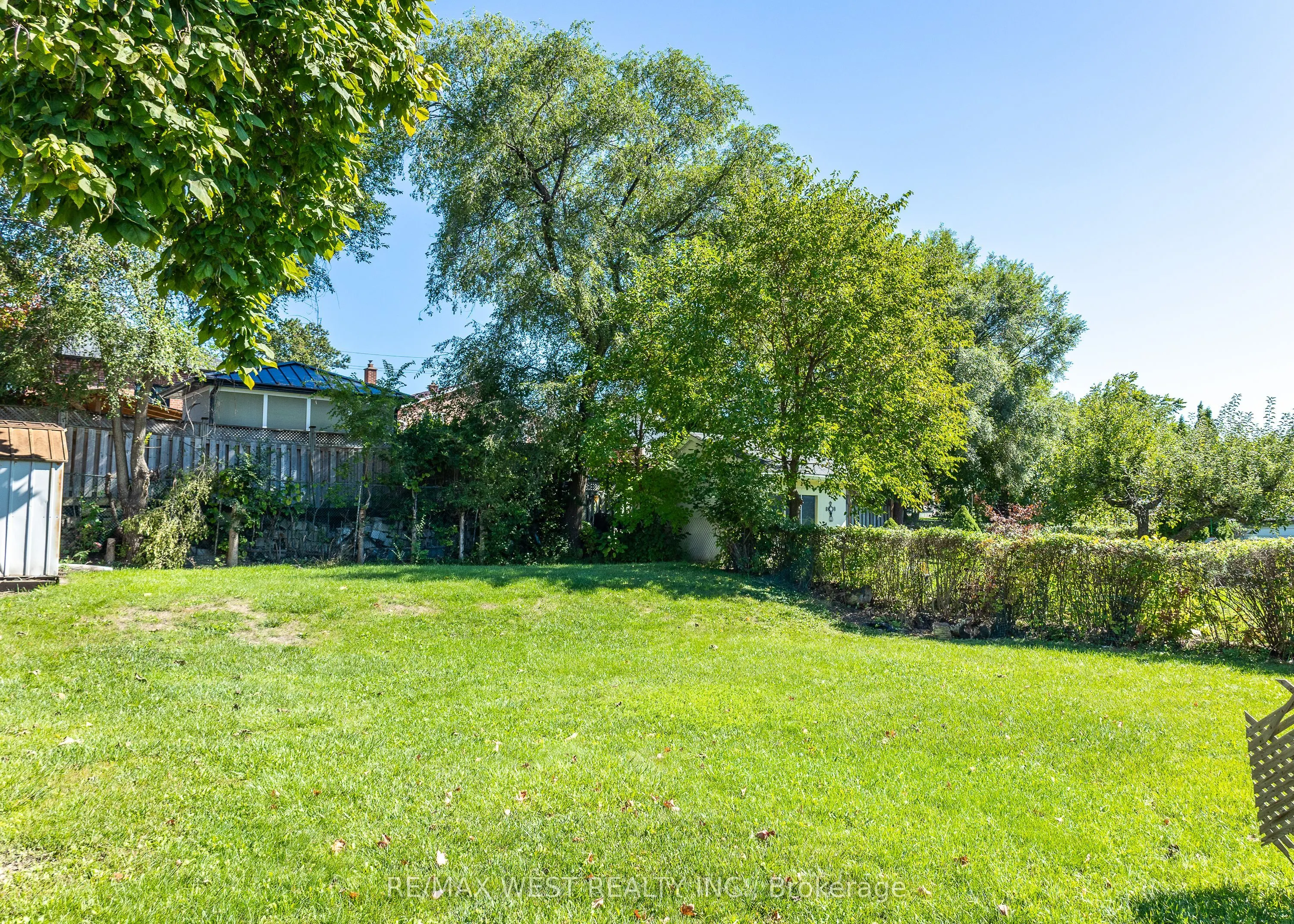 17 Clevedon Street, #Main floor