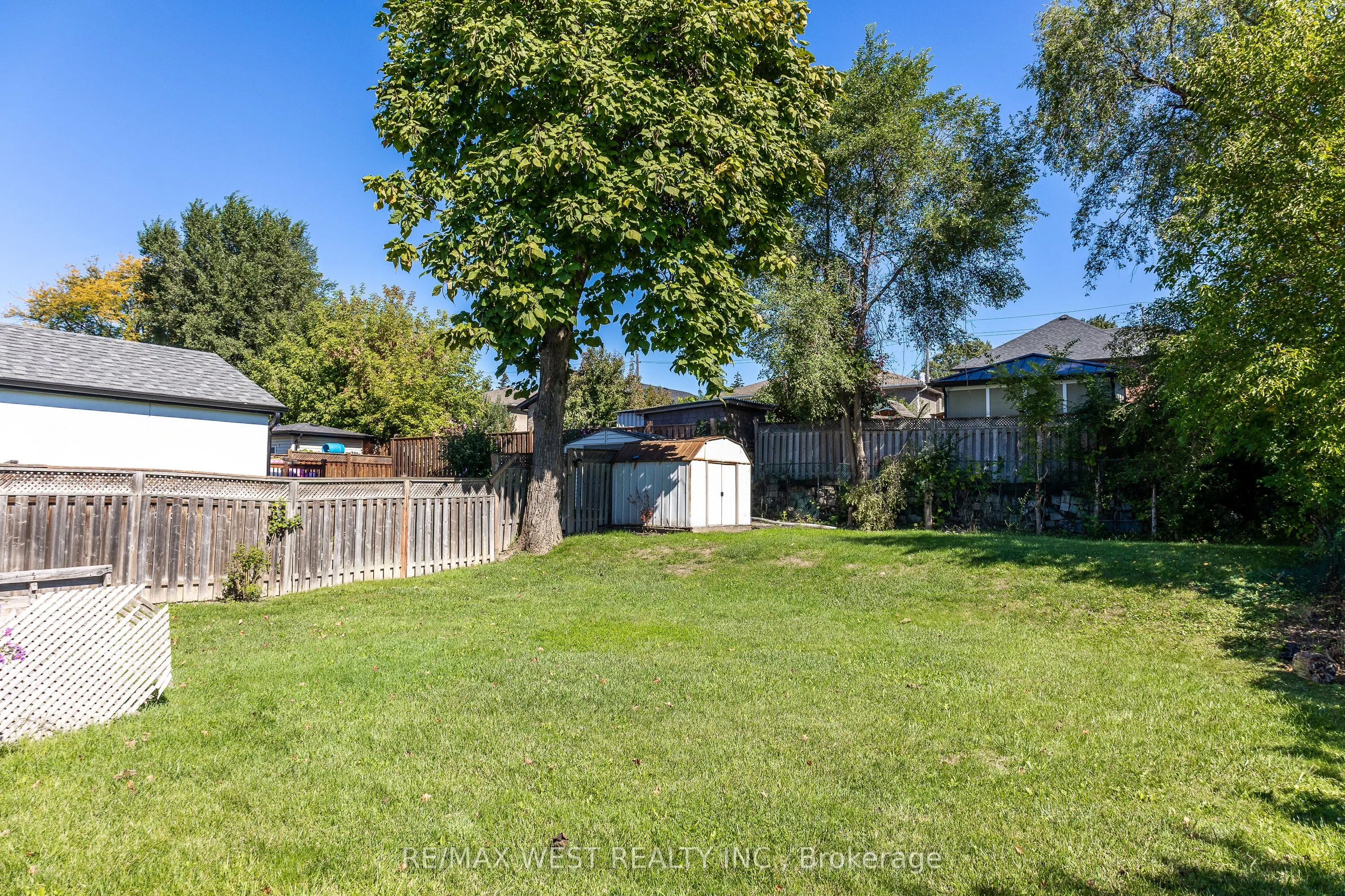 17 Clevedon Street, #Main floor