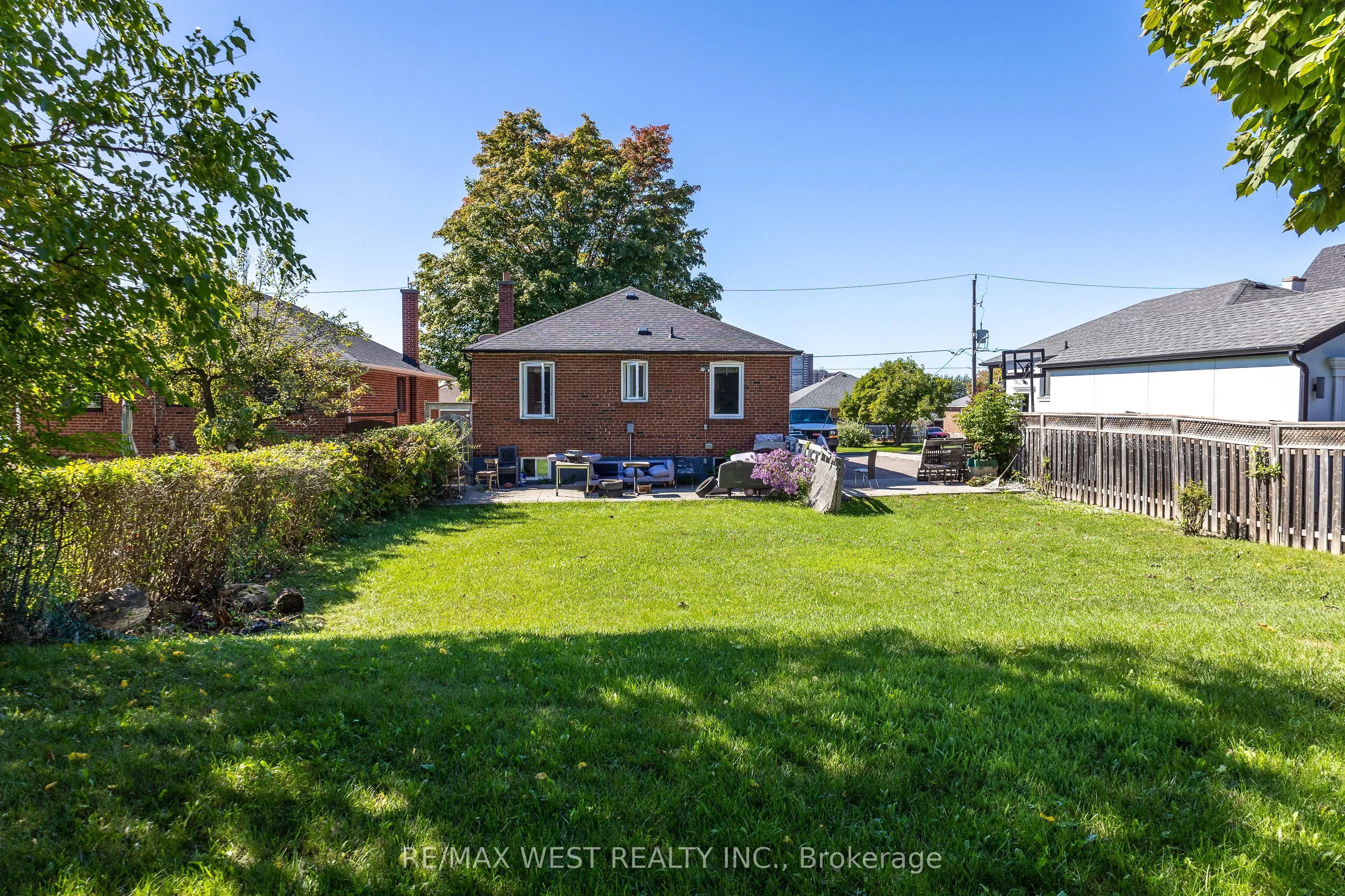 17 Clevedon Street, #Main floor