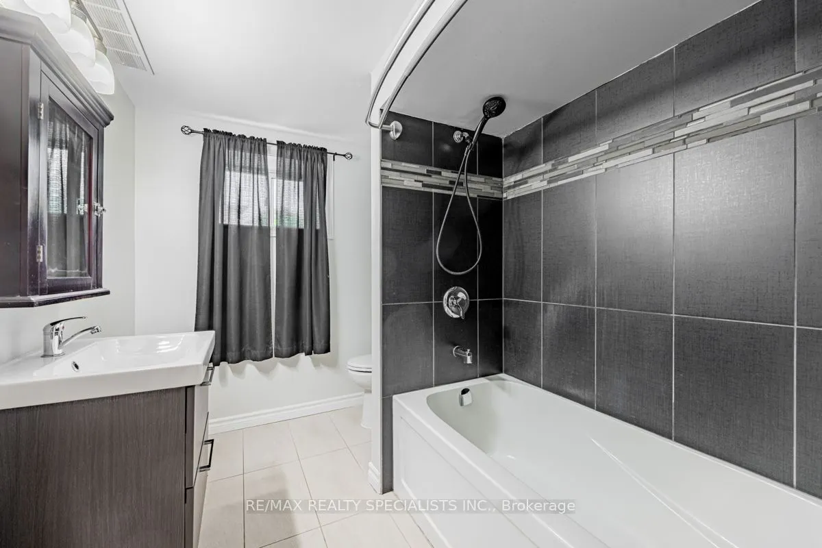 1362 Cawthra Road, #Lower