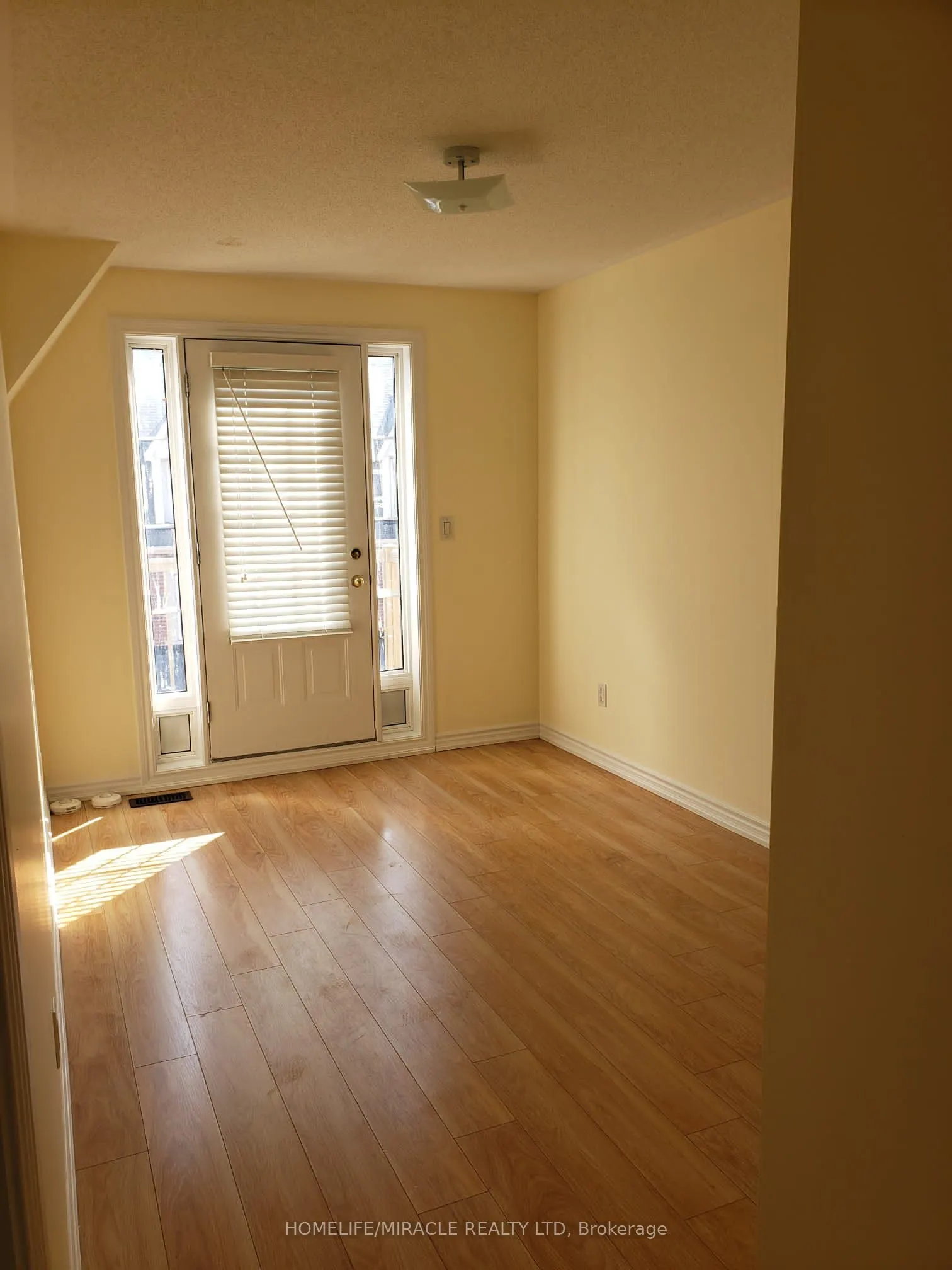 11 Shiff Crescent