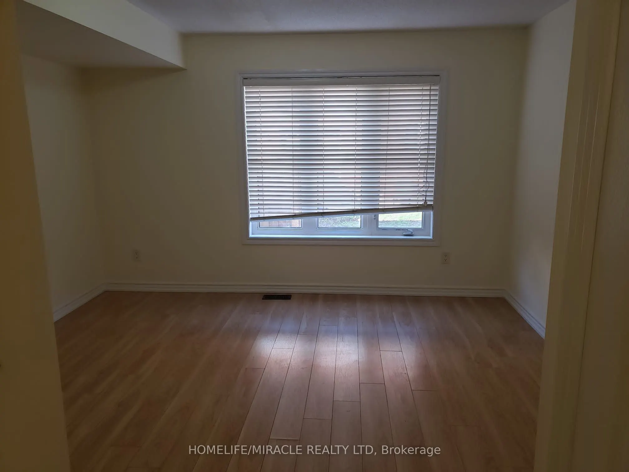 11 Shiff Crescent