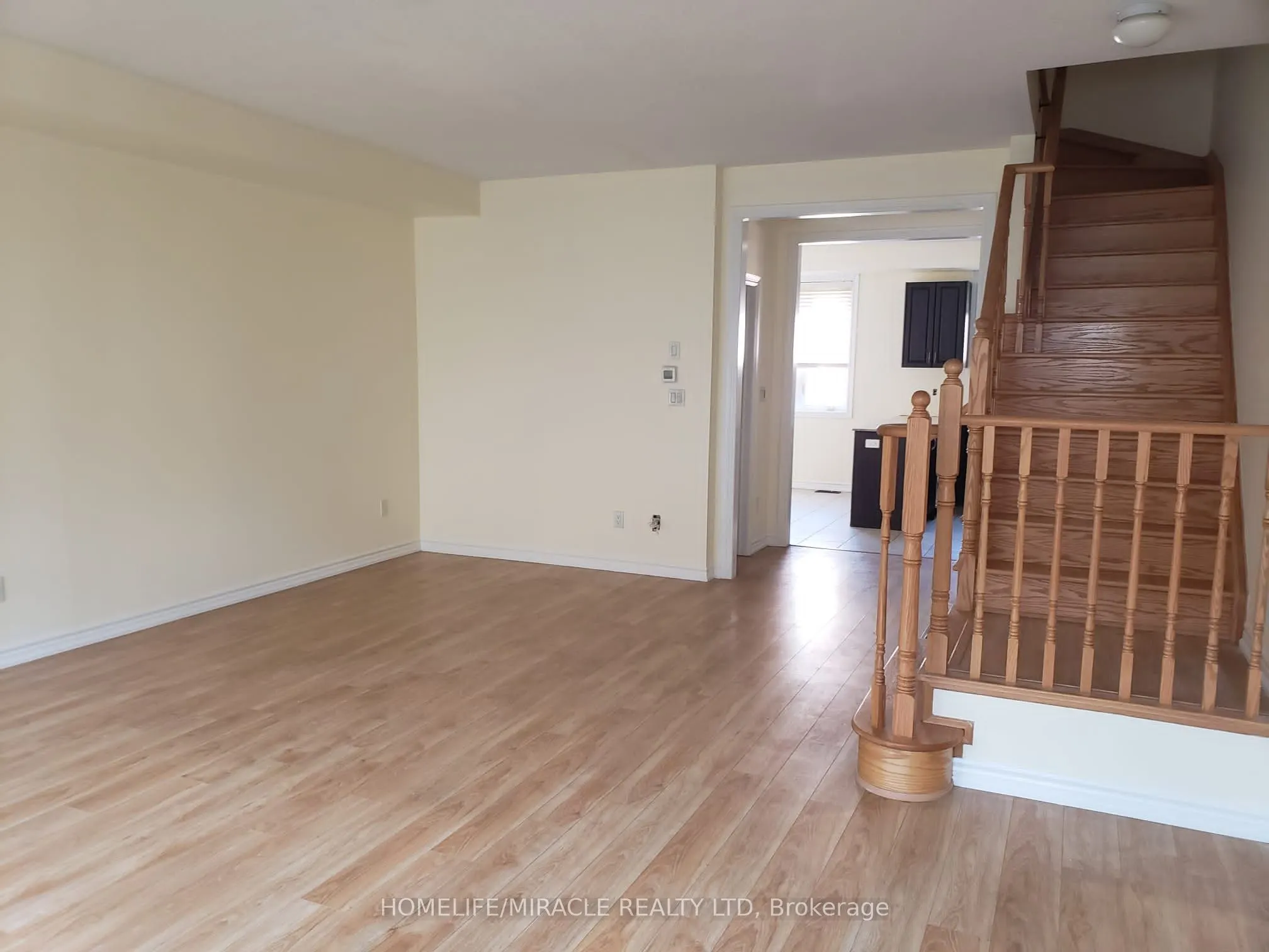 11 Shiff Crescent