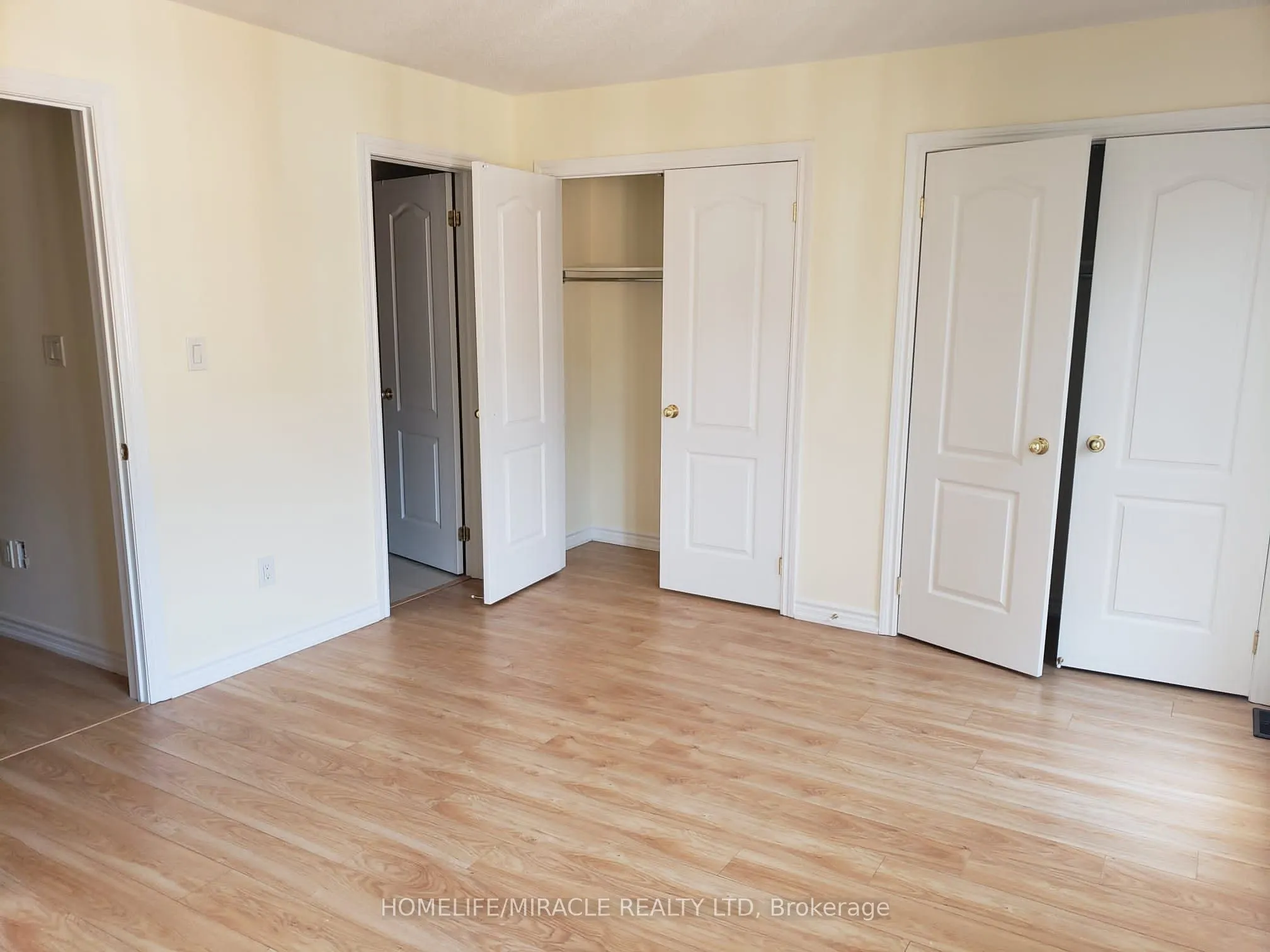 11 Shiff Crescent