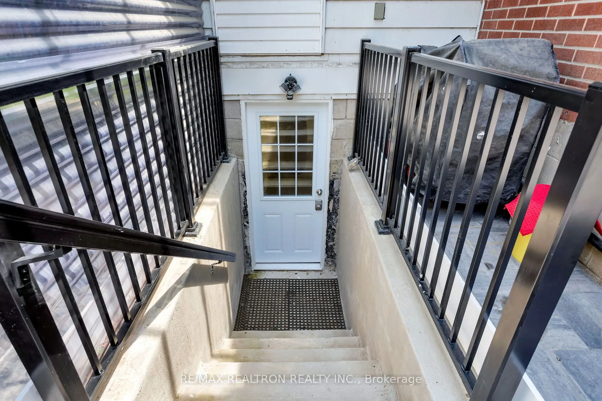2143 Russett Road
