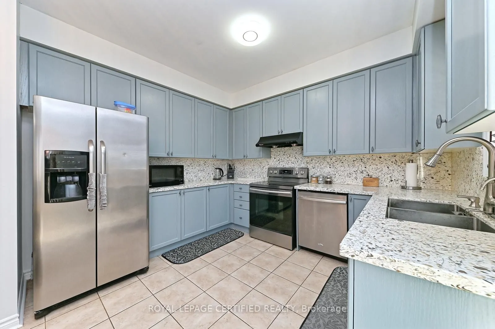 28 Abbotsbury Drive