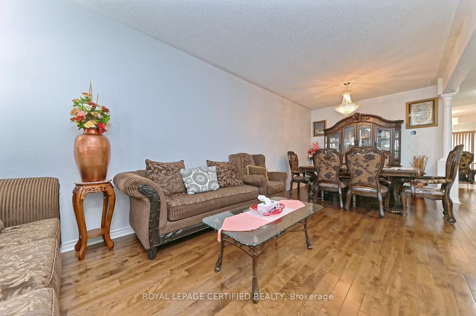 28 Abbotsbury Drive