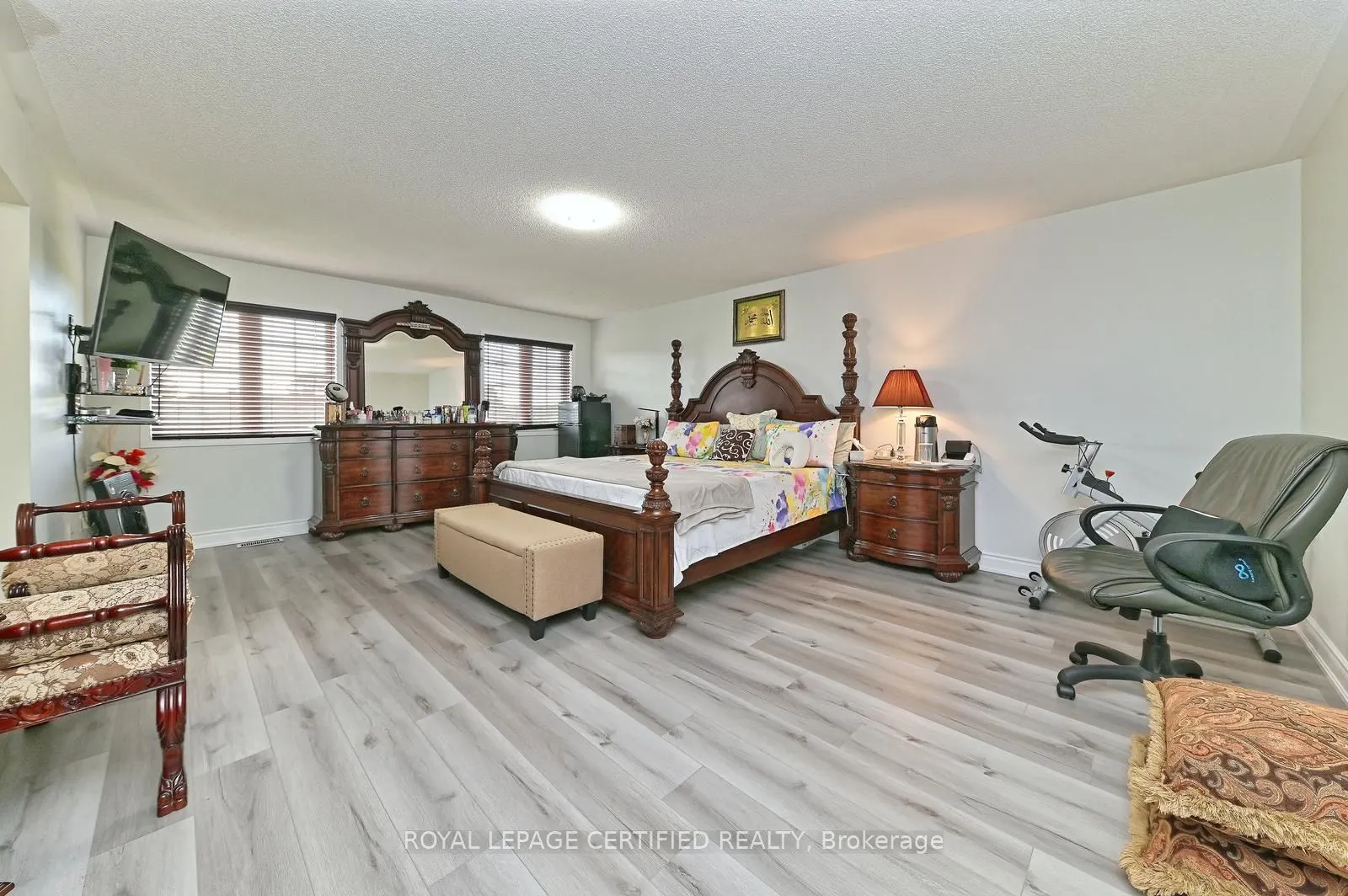 28 Abbotsbury Drive