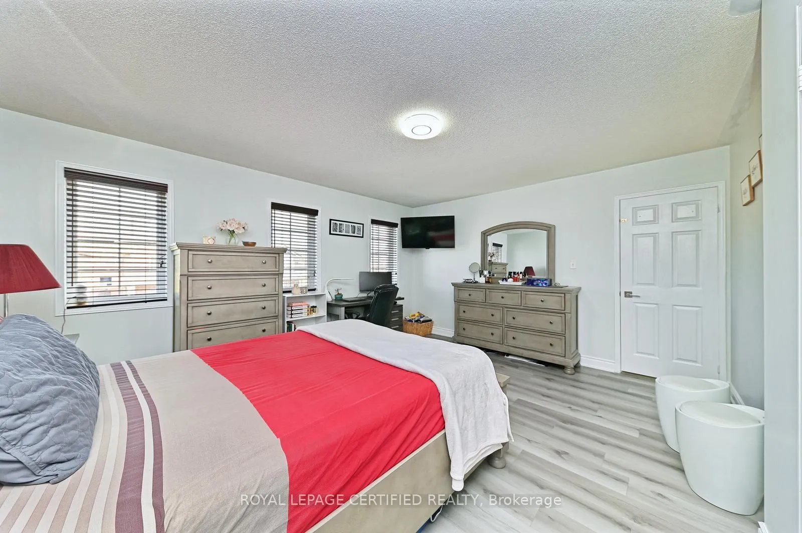 28 Abbotsbury Drive